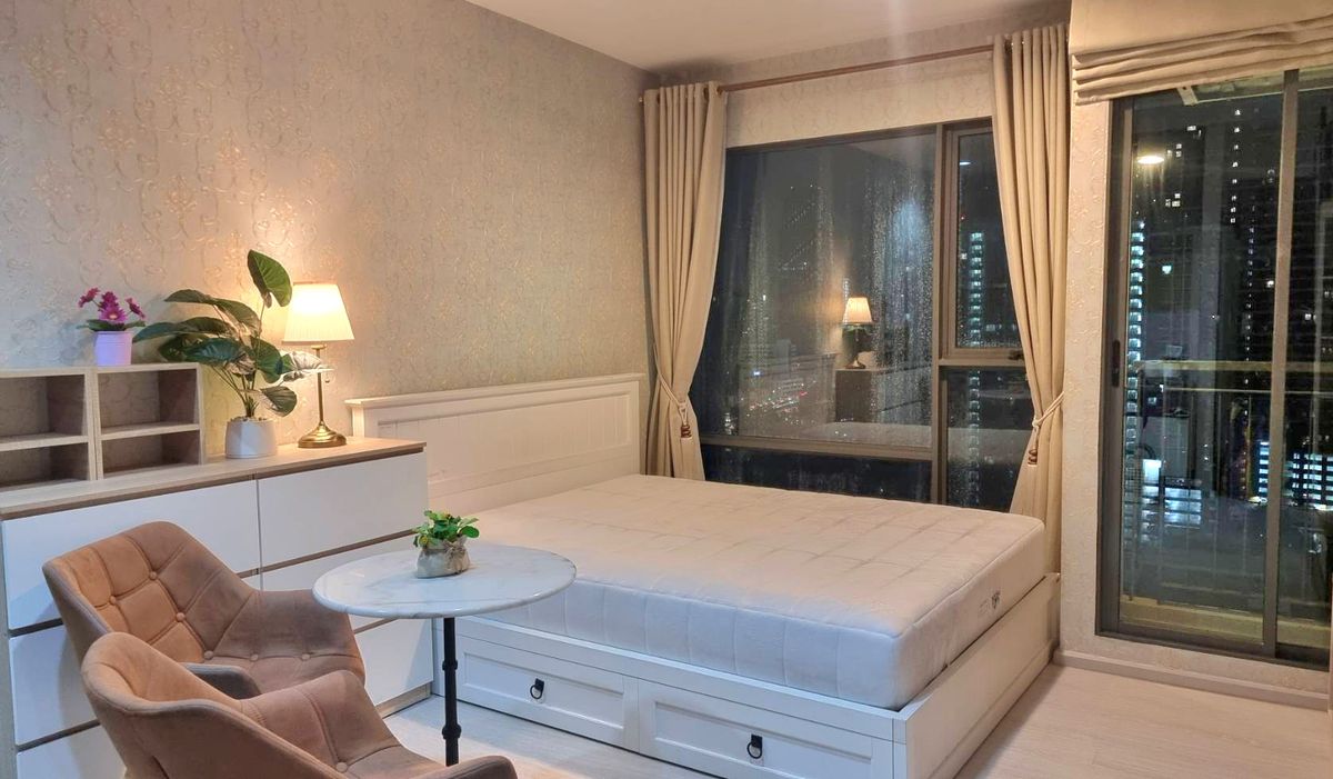 For SaleCondoRama9, Petchburi, RCA : Selling at a loss!!! Ready to move in 3,320,000 baht, beautiful view room, 20th floor