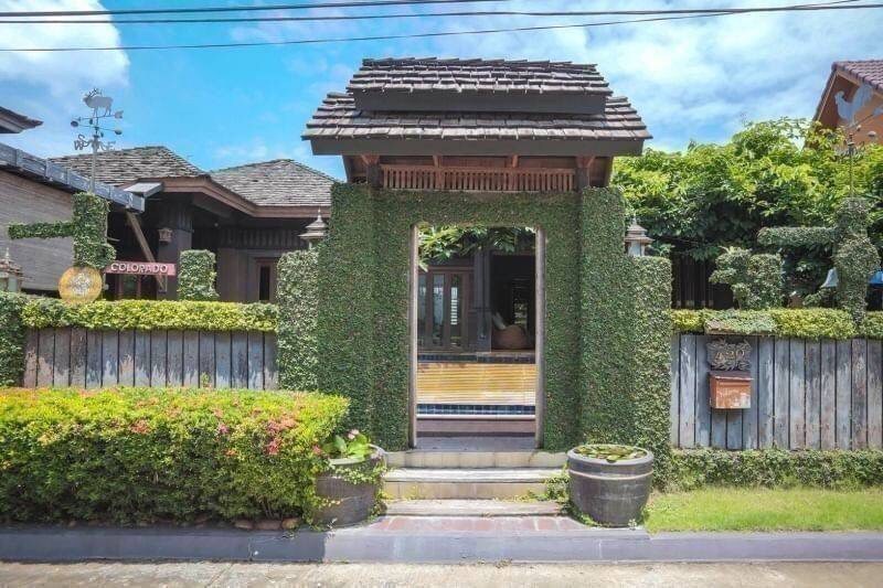 ขายบ้านพุทธมณฑล ศาลายา : ขายบ้าน โครงการ กฤษดานคร18 ใกล้ ถนนอักษะ บ้าน3หลัง ปลูกใหม่แปลงมุม  มีสวนในบ้าน