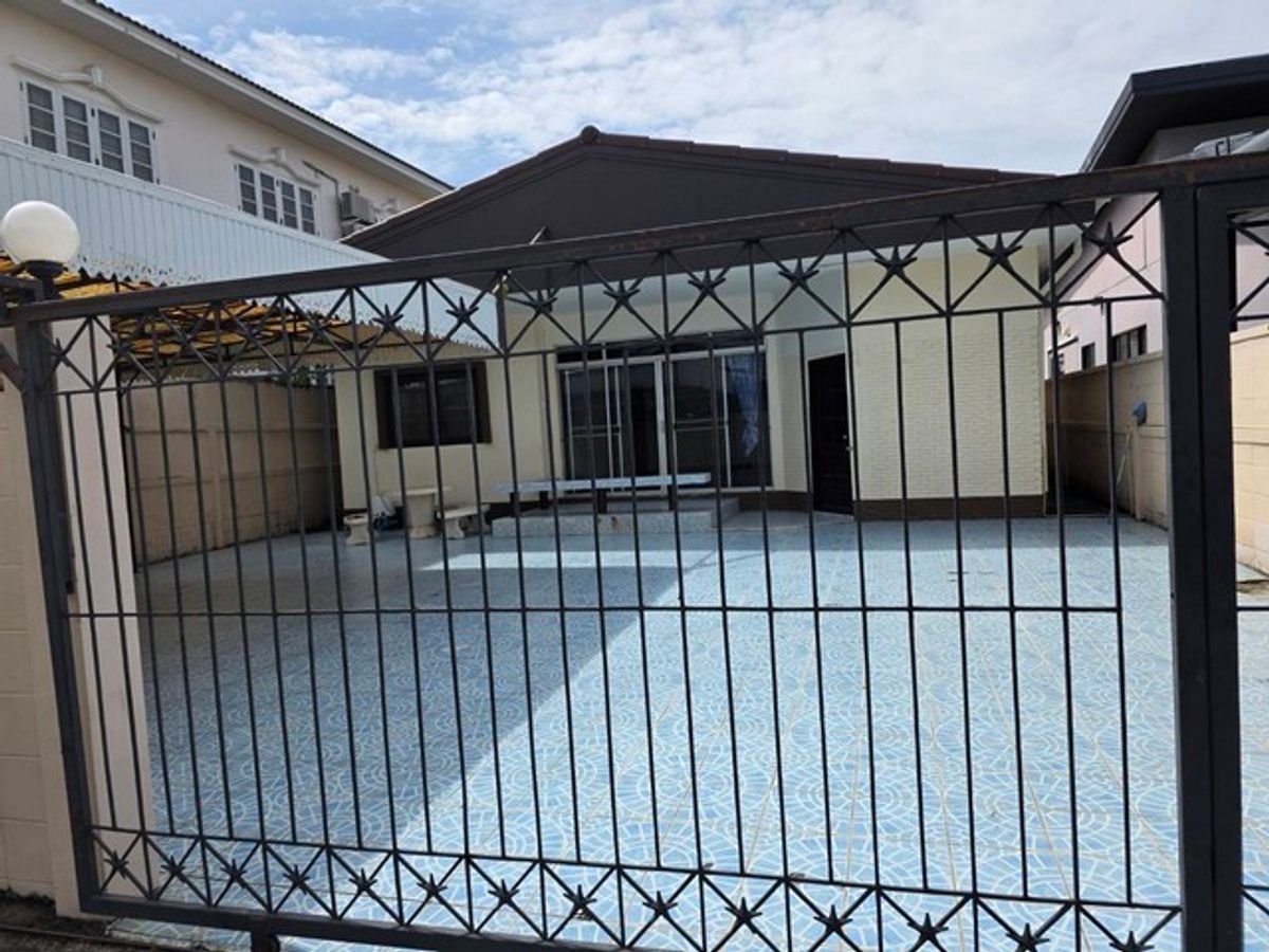 For RentHouseChokchai 4, Ladprao 71, Ladprao 48, : 2 storey detached house for rent, newly renovated, 70 sq m., Chokchai 4 area, suitable for home office.