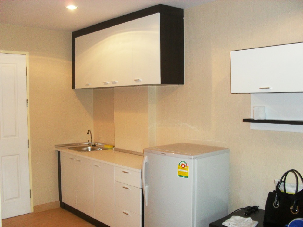 For RentCondoNonthaburi, Bang Yai, Bangbuathong : Condo for rent, Bangyai Square, Building C1, 8th floor, size 30.91 sqm., 1 bedroom separate, good view, rental price 6,000 baht.