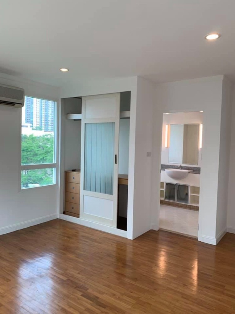 For RentCondoSathorn, Narathiwat : 3076-A😊 For RENT 3 bedroom for rent 🚄 near BTS Chong Nonsi 🏢 Baan Siri Sathorn Suanplu Baan Siri Sathorn Suanplu🔔 Area: 108.00 sq.m. 💲 Rent: 45,000 ฿ 📞O88-7984117, O65-9423251✅LineID: @sureresidence