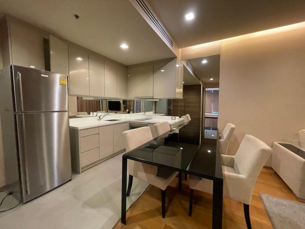 ให้เช่าคอนโดสาทร นราธิวาส : ให้เช่า 2 ห้องนอน ห้องมุม ว่างสิ้นเดือนกันยา!  Rent 2 Bedroom Corner unit Available end Sep.