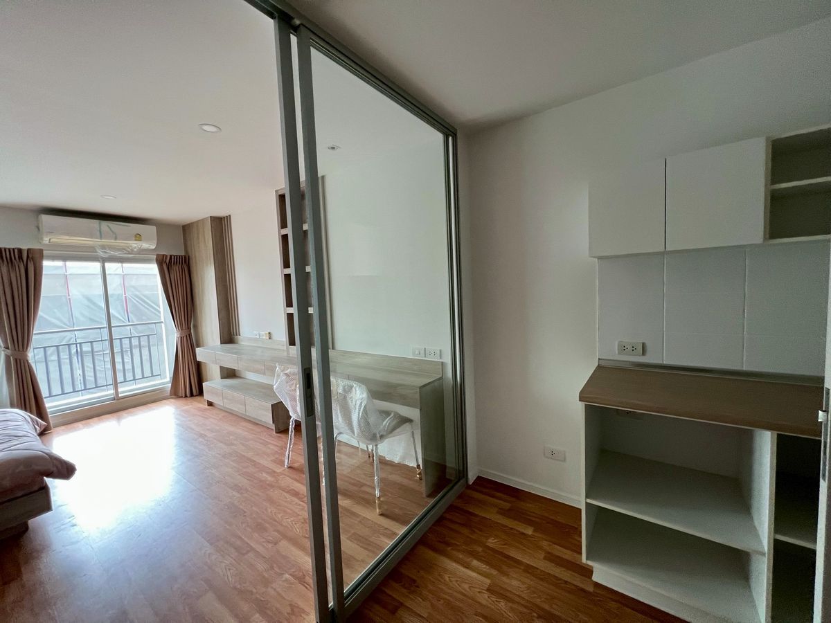 For SaleCondoPinklao, Charansanitwong : Condo for sale, Lumpini Park Boromarajonani-Sirindhorn, near Central Pinklao, only 1 km., size 28 square meters. Book today and receive special privileges. Furniture + electrical appliances for free! transfer day expenses