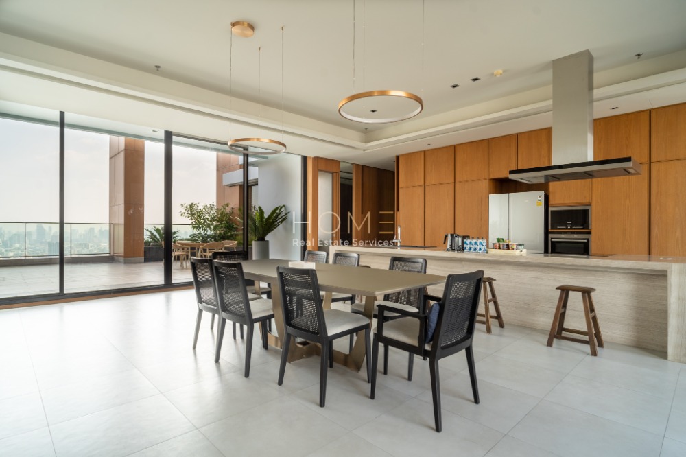 For SaleCondoLadprao, Central Ladprao : It's like a single house on top of a building ✨ The Issara Ladprao / PentHouse 5 Bedrooms (FOR SALE), The Issara Ladprao / 5 bedrooms (for sale) T485