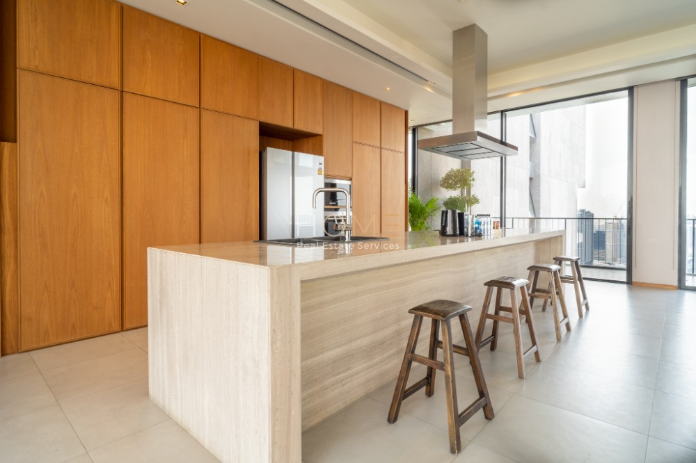 For SaleCondoLadprao, Central Ladprao : It's like a single house on top of a building ✨ The Issara Ladprao / PentHouse 5 Bedrooms (FOR SALE), The Issara Ladprao / 5 bedrooms (for sale) T485