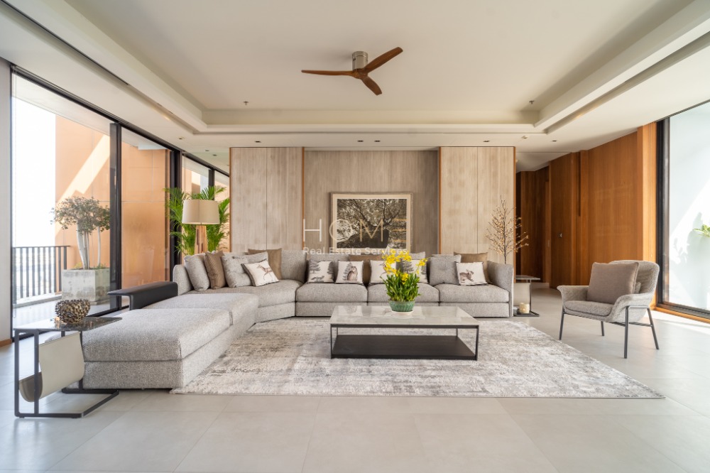 For SaleCondoLadprao, Central Ladprao : It's like a single house on top of a building ✨ The Issara Ladprao / PentHouse 5 Bedrooms (FOR SALE), The Issara Ladprao / 5 bedrooms (for sale) T485