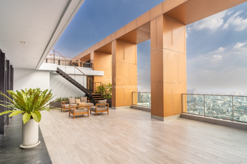 For SaleCondoLadprao, Central Ladprao : It's like a single house on top of a building ✨ The Issara Ladprao / PentHouse 5 Bedrooms (FOR SALE), The Issara Ladprao / 5 bedrooms (for sale) T485