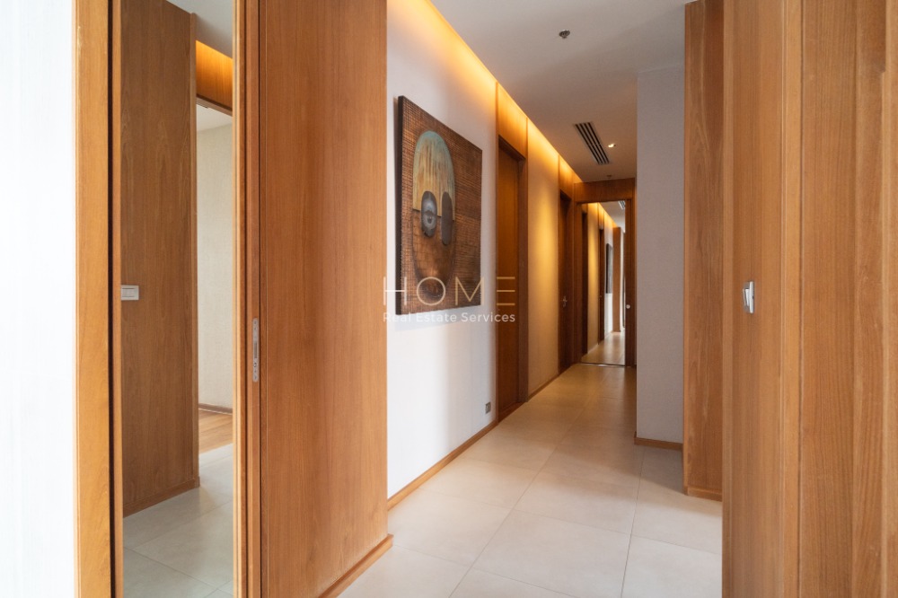 For SaleCondoLadprao, Central Ladprao : It's like a single house on top of a building ✨ The Issara Ladprao / PentHouse 5 Bedrooms (FOR SALE), The Issara Ladprao / 5 bedrooms (for sale) T485