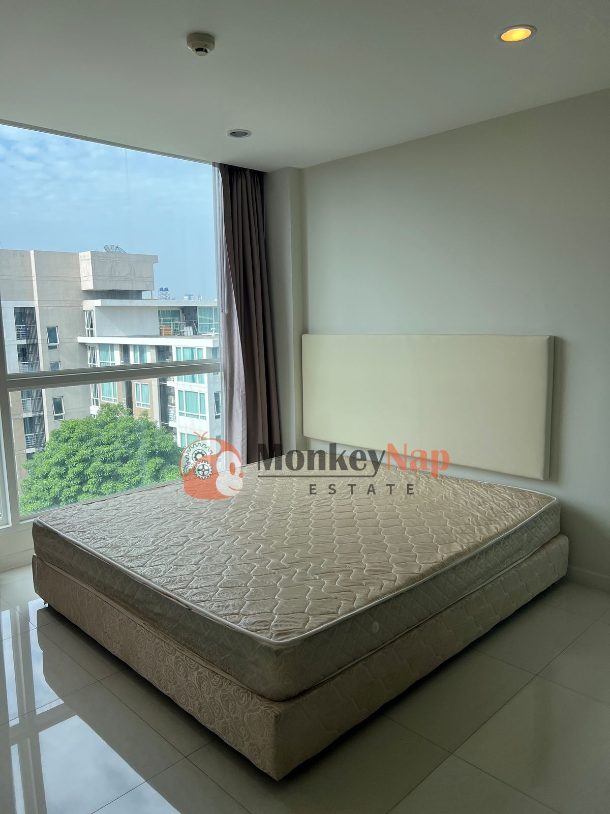ให้เช่าคอนโดพัฒนาการ ศรีนครินทร์ : ให้เช่า - อิลิเม้น ศรีนครินทร์ 1 ห้องนอน 37 ตรม ชั้น 8 ค่าเช่า 10,000 บาท วิวสระ ติดต่อ 0924424505