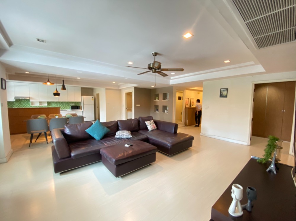 ให้เช่าคอนโดสุขุมวิท อโศก ทองหล่อ : 50,000 THB Negotiable - RENT @Royal Castle Sukhumvit 39 (3 Bed 160 sqm)