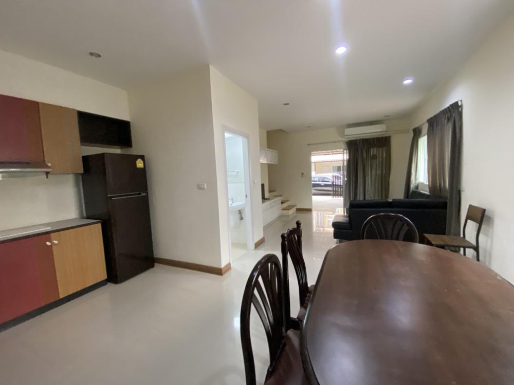 For RentTownhomePattanakan, Srinakarin : 3-story townhome for rent at the beginning of the Willet City Village project.