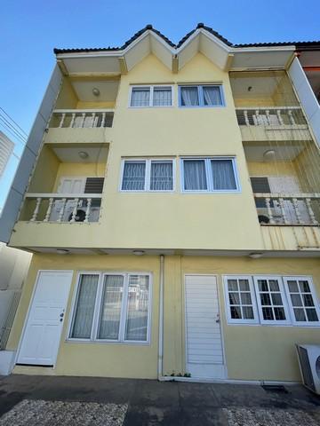 For RentHouseKaset Nawamin,Ladplakao : Townhouse for rent, 2 units, 300 sq m, 3 floors, Prasertmanukit area, Kaset, Lat Phrao, suitable for home office, studio, near Kasetsart University, BTS Kasetsart University, BTS Bang Bua