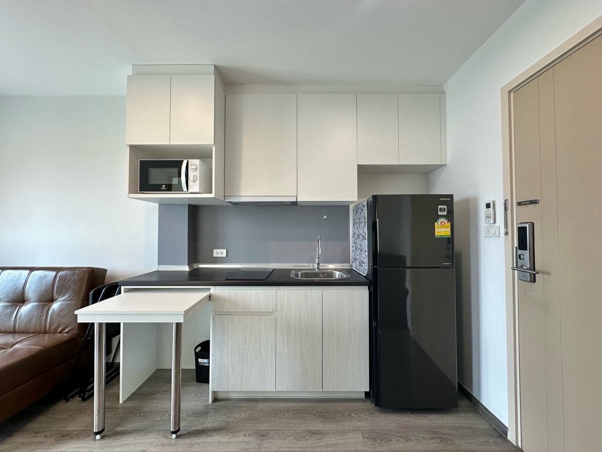 For RentCondoPattanakan, Srinakarin : For rent Rich Park Triple Station 29sqm. 12,000 Baht next to ARL Huamak, Yellow Line Huamak 