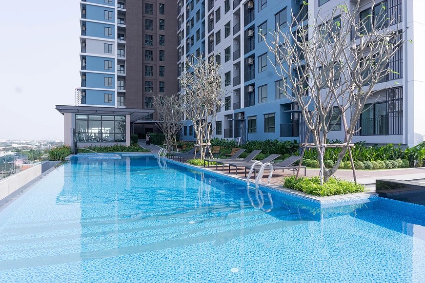 For RentCondoPattanakan, Srinakarin : For rent Rich Park Triple Station 29sqm. 12,000 Baht next to ARL Huamak, Yellow Line Huamak 