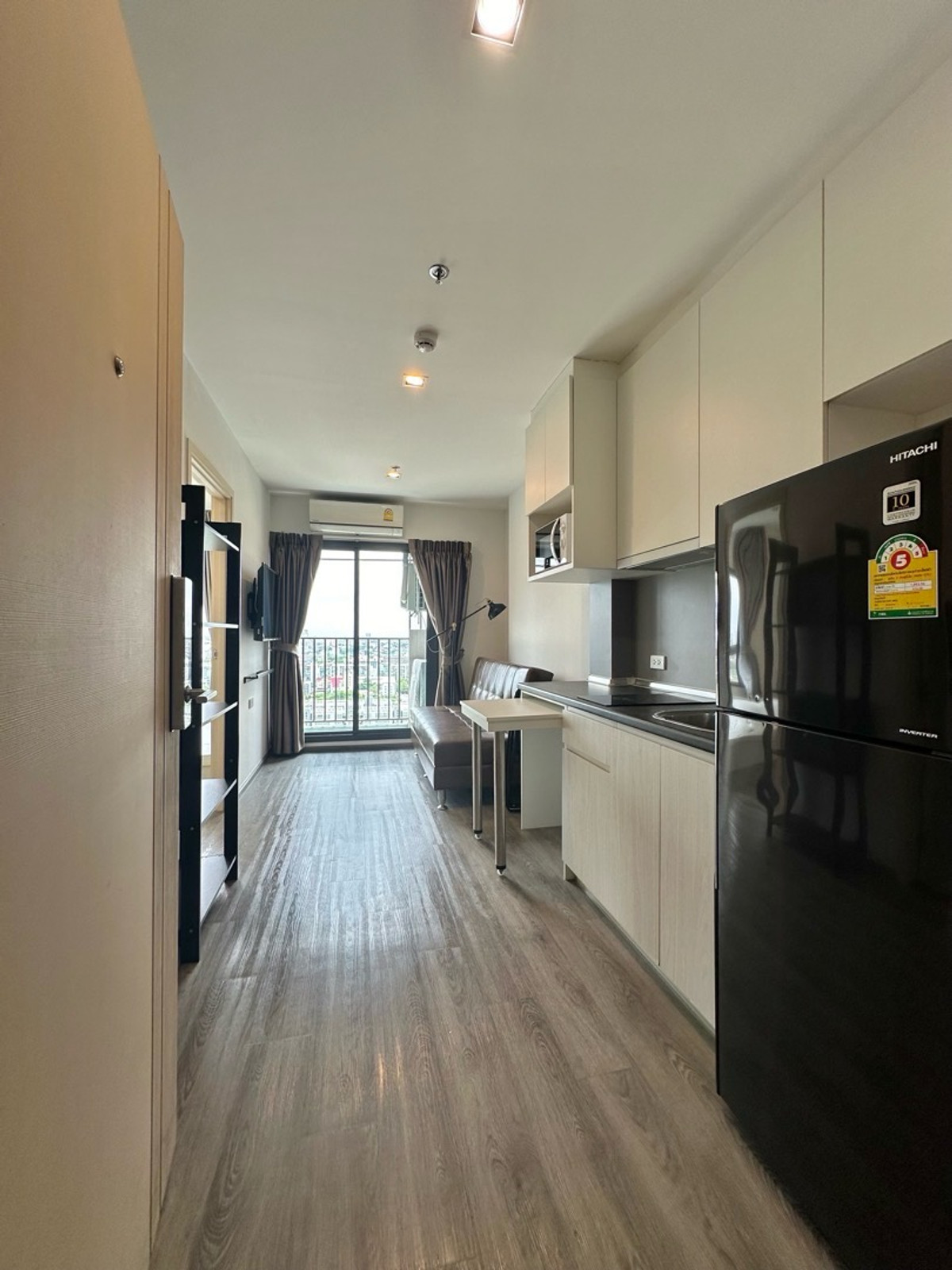 For RentCondoPattanakan, Srinakarin : For rent Rich Park Triple Station 29sqm. 12,000 Baht next to ARL Huamak, Yellow Line Huamak 