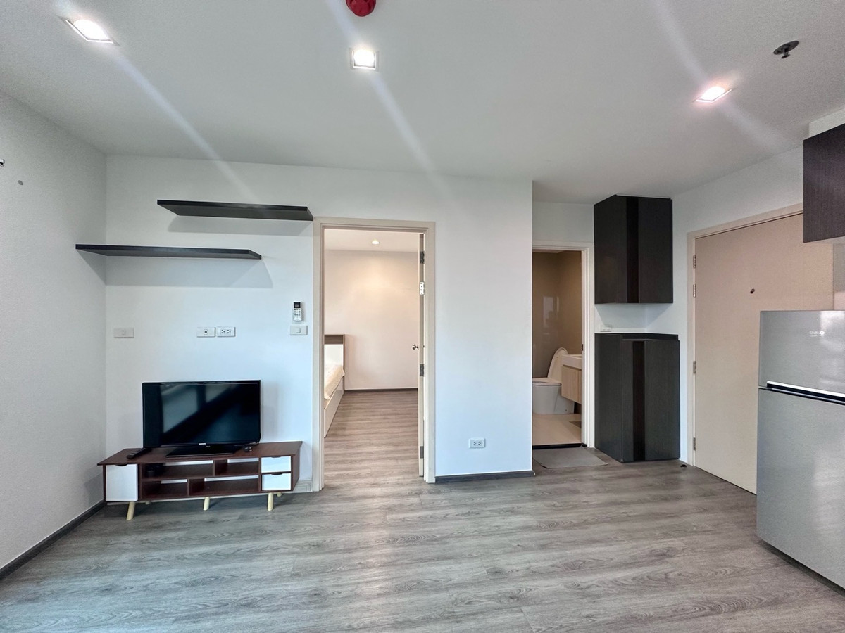 For RentCondoPattanakan, Srinakarin : For rent Rich Park Triple Station 14,500 Baht 26th floor next to ARL Huamak 