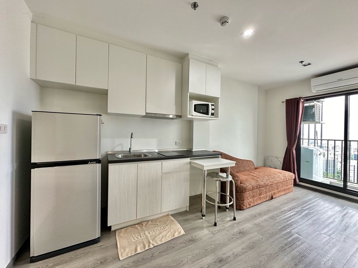 For RentCondoPattanakan, Srinakarin : For rent Rich Park Triple Station 12,000 Baht 20th floor next to ARL Huamak 