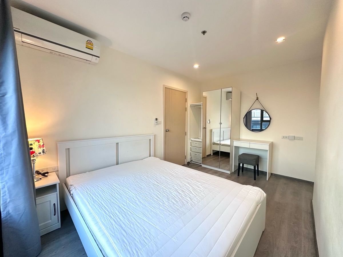 For RentCondoPattanakan, Srinakarin : For rent Rich Park Triple Station next to ARL Huamak 11,000 Baht