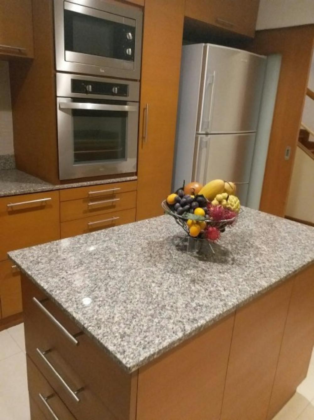 For RentHouseSukhumvit, Asoke, Thonglor : Twin house in Ekkamai22 for rent with swimming pool.