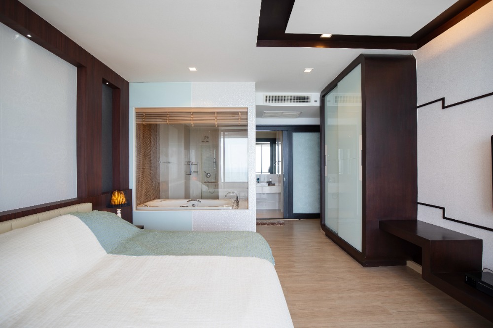 For SaleCondoRayong : Selling the most beautiful condo in Rayong “Phu Pha Tara“, the most beautiful view, the highest floor, the largest balcony with a private beach.