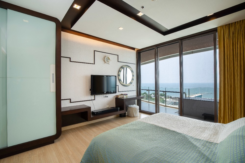 For SaleCondoRayong : Selling the most beautiful condo in Rayong “Phu Pha Tara“, the most beautiful view, the highest floor, the largest balcony with a private beach.