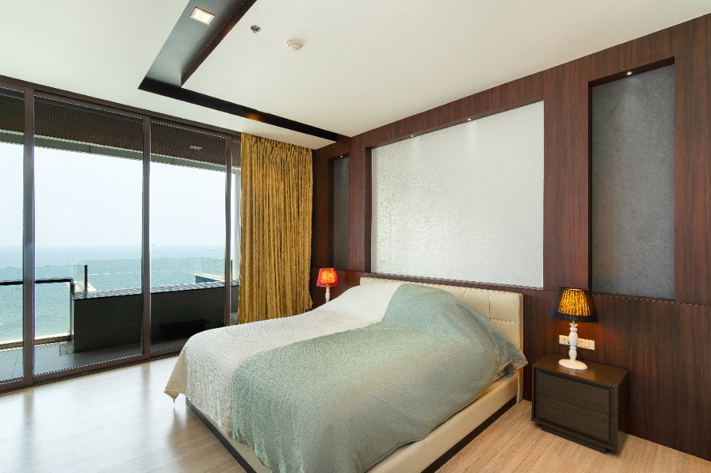 For SaleCondoRayong : Selling the most beautiful condo in Rayong “Phu Pha Tara“, the most beautiful view, the highest floor, the largest balcony with a private beach.