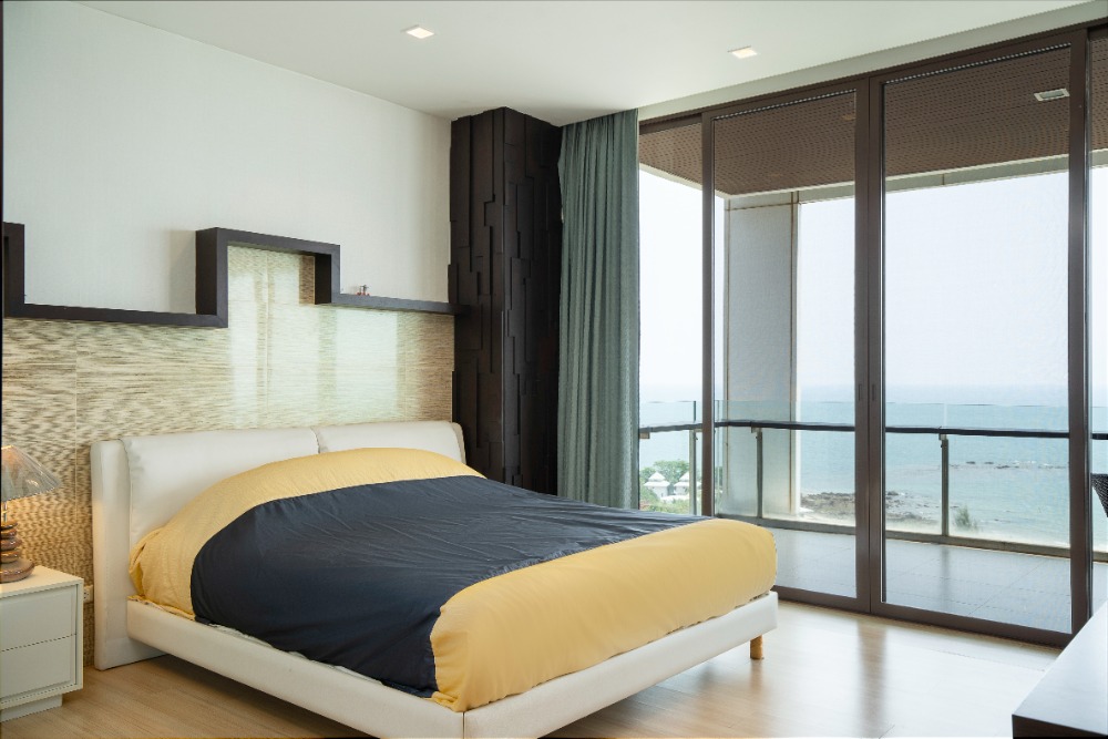 For SaleCondoRayong : Selling the most beautiful condo in Rayong “Phu Pha Tara“, the most beautiful view, the highest floor, the largest balcony with a private beach.