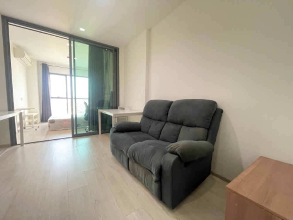 For RentCondoRatchathewi,Phayathai : For rent Rhythm rangnam 1 bedroom 1 bathroom 35 square meters special price