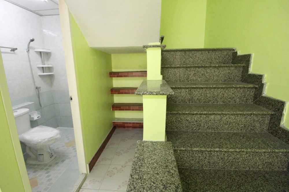 ขายทาวน์โฮมพระราม 2 บางขุนเทียน : ขายทาวน์เฮ้าส์พระราม2  บ้านพิศาลเฟส10 ท่าข้าม30 ใกล้เซ็นทรัล 18.7 ตร.ว. ต้นโครงการ ต่อเติมเต็มพื้นที่