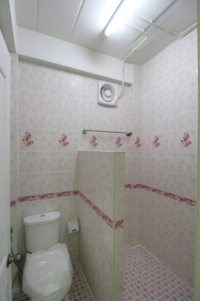 ขายทาวน์โฮมพระราม 2 บางขุนเทียน : ขายทาวน์เฮ้าส์พระราม2  บ้านพิศาลเฟส10 ท่าข้าม30 ใกล้เซ็นทรัล 18.7 ตร.ว. ต้นโครงการ ต่อเติมเต็มพื้นที่