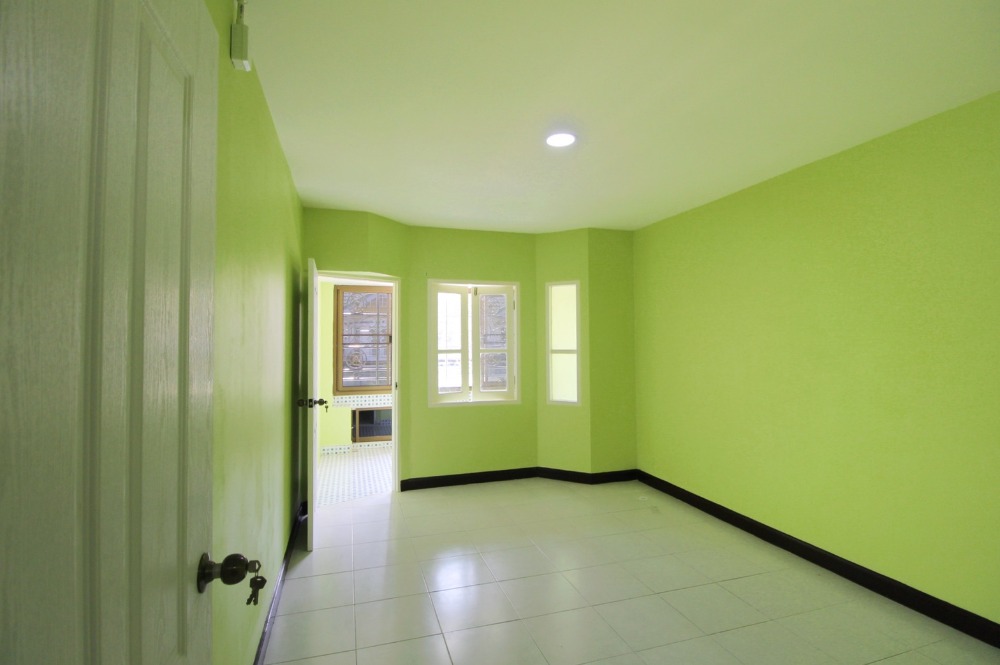 ขายทาวน์โฮมพระราม 2 บางขุนเทียน : ขายทาวน์เฮ้าส์พระราม2  บ้านพิศาลเฟส10 ท่าข้าม30 ใกล้เซ็นทรัล 18.7 ตร.ว. ต้นโครงการ ต่อเติมเต็มพื้นที่