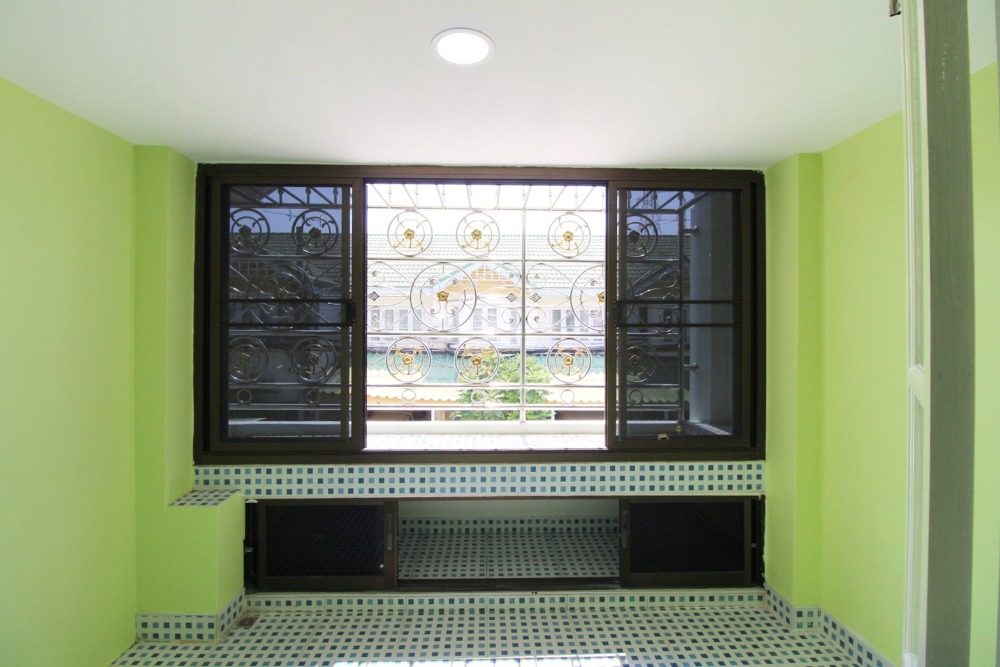 ขายทาวน์โฮมพระราม 2 บางขุนเทียน : ขายทาวน์เฮ้าส์พระราม2  บ้านพิศาลเฟส10 ท่าข้าม30 ใกล้เซ็นทรัล 18.7 ตร.ว. ต้นโครงการ ต่อเติมเต็มพื้นที่