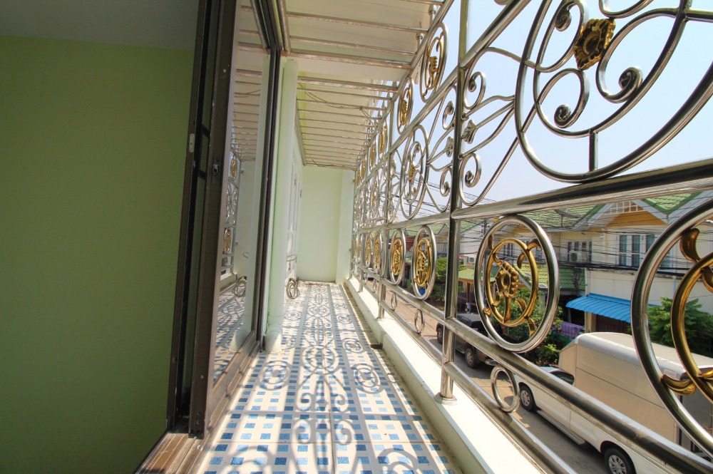 ขายทาวน์โฮมพระราม 2 บางขุนเทียน : ขายทาวน์เฮ้าส์พระราม2  บ้านพิศาลเฟส10 ท่าข้าม30 ใกล้เซ็นทรัล 18.7 ตร.ว. ต้นโครงการ ต่อเติมเต็มพื้นที่