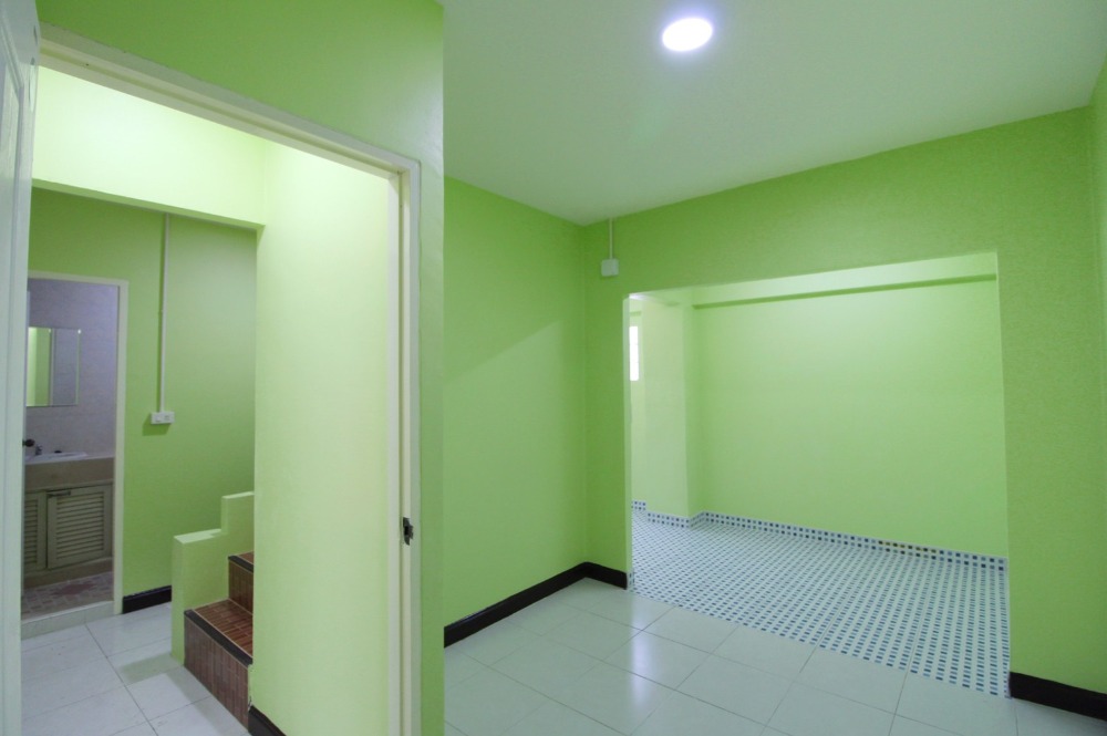 ขายทาวน์โฮมพระราม 2 บางขุนเทียน : ขายทาวน์เฮ้าส์พระราม2  บ้านพิศาลเฟส10 ท่าข้าม30 ใกล้เซ็นทรัล 18.7 ตร.ว. ต้นโครงการ ต่อเติมเต็มพื้นที่