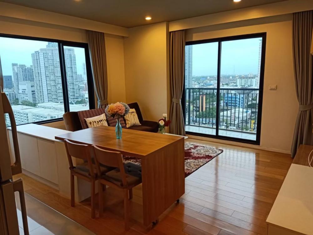 ให้เช่าคอนโดอ่อนนุช อุดมสุข : Near BTS Onnuj around 400 m./ Corner room 46 sqm. at 17th Floor with good view & private zone/ 1 Living room+1 Bedroom+1 Bathroom. Contact Mobile & Line ID : 0957032555