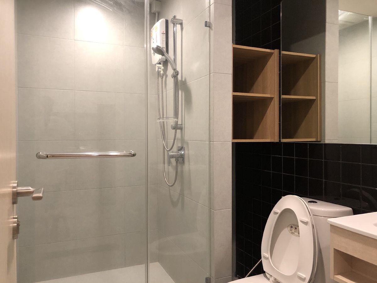 ให้เช่าคอนโดแจ้งวัฒนะ เมืองทอง : 11,000 บาท / ติด รถไฟฟ้า สถานีเมืองทอง พร้อมเข้าอยู่