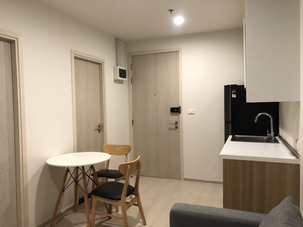 ให้เช่าคอนโดแจ้งวัฒนะ เมืองทอง : 11,000 บาท / ติด รถไฟฟ้า สถานีเมืองทอง พร้อมเข้าอยู่