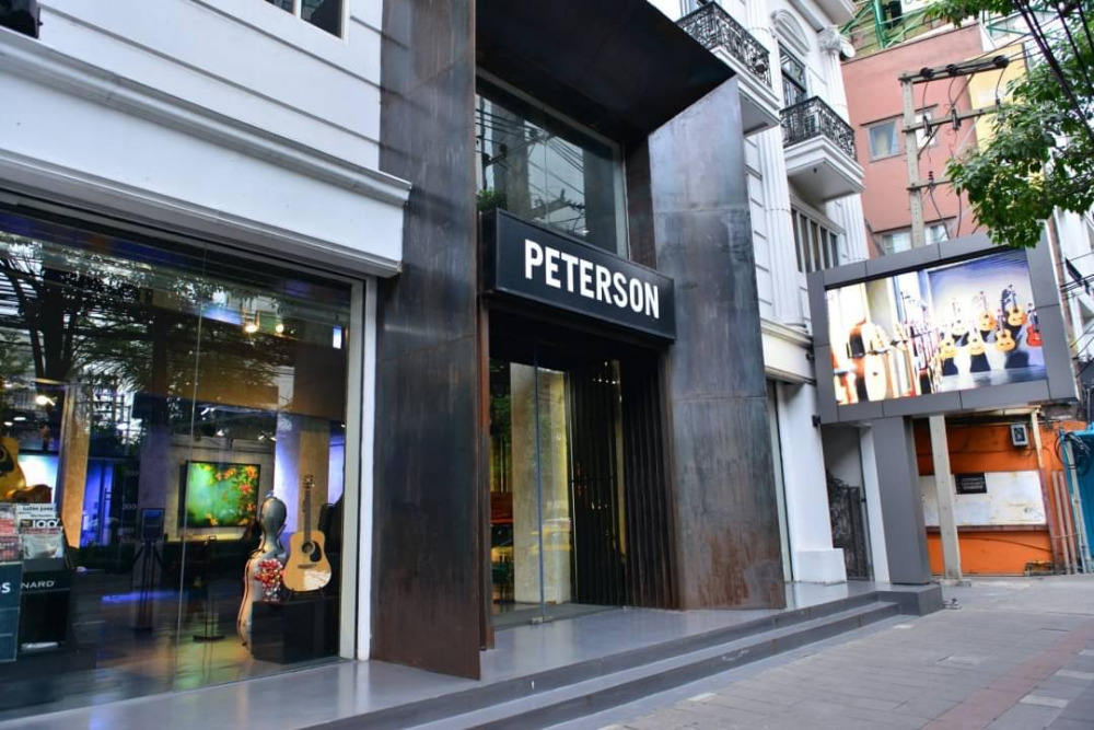 ให้เช่าอาคารพาณิชย์สุขุมวิท อโศก ทองหล่อ : Shophouse/Office Space 200m.from BTS Prompong 130,000/mth Am: 0656199198