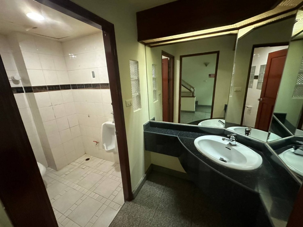 For SaleHome OfficePinklao, Charansanitwong : Selling home office Sirindhorn Krungthon Muang Kaew, 4 floors, playing level 7, area 28.7 sq w., opposite Hua Seng.