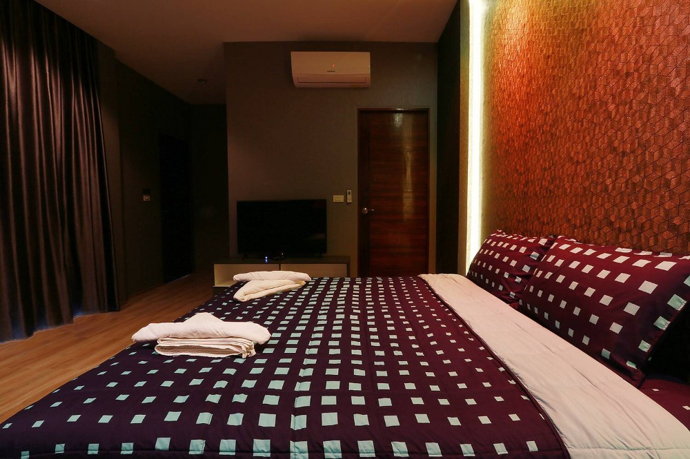 ขายชะอำ เพชรบุรี : บ้านพูลวิลล่า บรีซไพรเวซี่ พูลวิลล่า ชะอำ Breeze Privacy Pool Villa Cha-Am หุบกะพง  เพชรบุรี