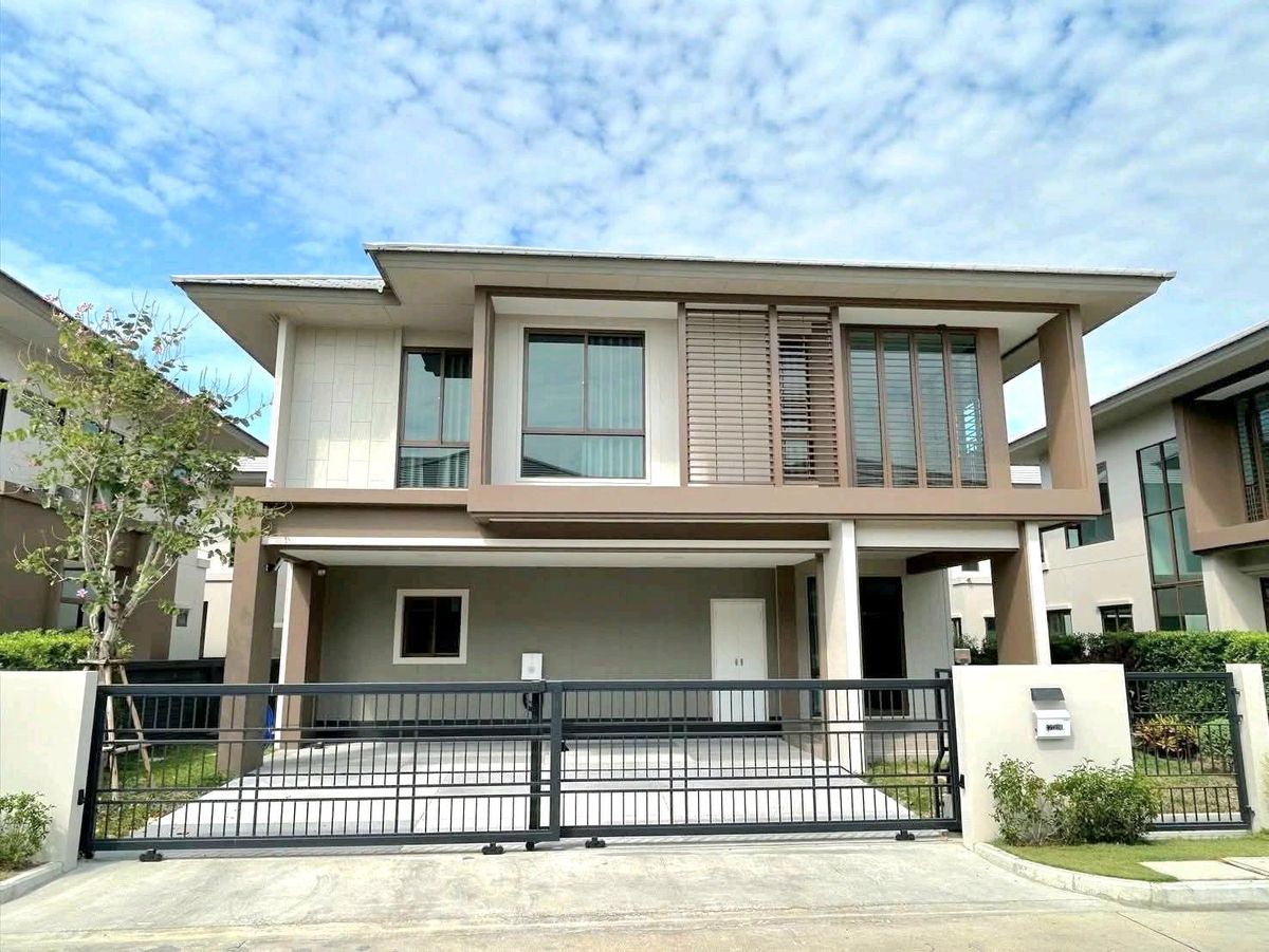 For SaleHousePattanakan, Srinakarin : 🔥For sale: Burasiri Krungthep Kreetha, new house from the project.
