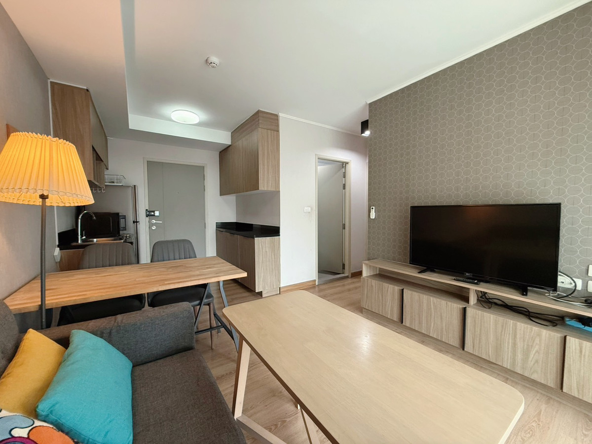 For RentCondoKasetsart, Ratchayothin : Corner room for rent, garden view, Condo Chapter One The Campus Kaset, Chapter One The Campus Kaset, near Kasetsart University, Bang Khen, only 200 meters and near BTS Senanikom Station, only 100 meters.