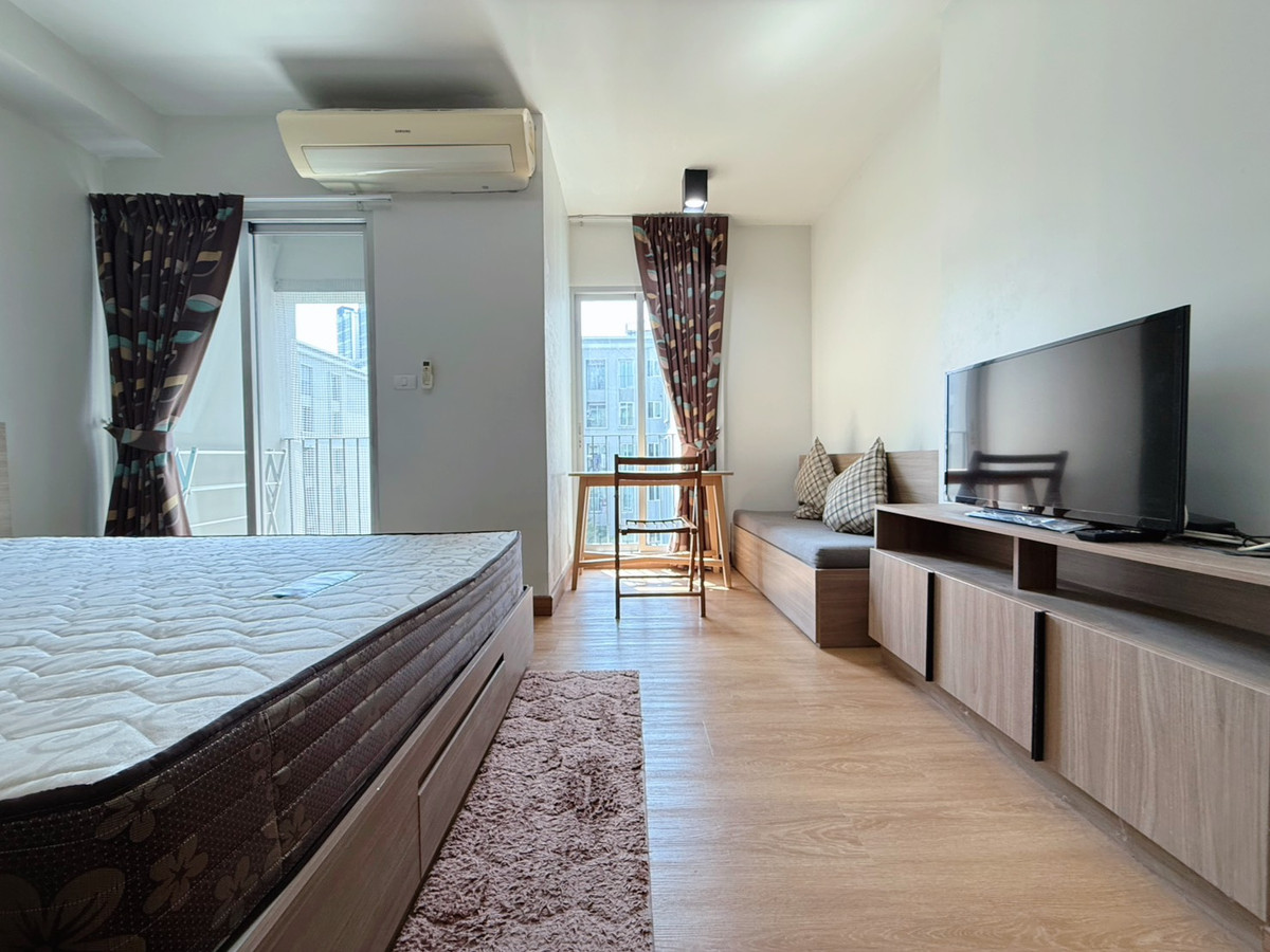 ให้เช่าคอนโดเกษตรศาสตร์ รัชโยธิน : ให้เช่าห้องวิวสระว่ายน้ำ คอนโดแชปเตอร์ วัน เดอะ แคมปัส เกษตร Chapter One The Campus Kaset ใกล้มหาวิทยาลัยเกษตรศาสตร์ บางเขน เพียง 200 เมตร และใกล้รถไฟฟ้า BTS สถานีเสนานิคม เพียงแค่ 100 เมตร เท่านั้น