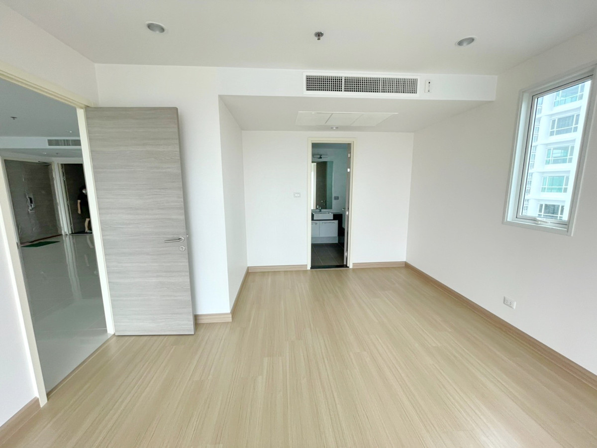 For SaleCondoRama3 (Riverside),Satupadit : 0538😍 For SELL Selling 3 bedrooms🚄near BTS Chong Nonsi🏢Supalai Riva Grande🔔Area: 145 sq m.💲Selling: 17,000,000฿📞O99-5919653,065-9423251✅LineID:@sureresidence