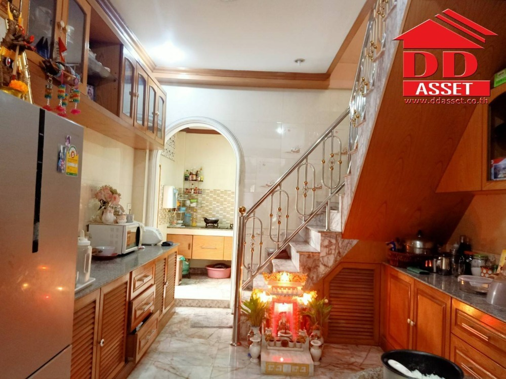 ขายทาวน์โฮมโชคชัย4 ลาดพร้าว71 : ขายตึก 4 ชั้น ซอยประชาสงเคราะห์16 ห้องมุม ใกล้แยกดินแดง ถนนวิภาวดี เซ็นทรัลพระราม9 MRT พระราม9 ตลาดห้วยขวาง