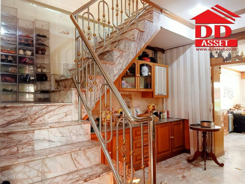 ขายทาวน์โฮมโชคชัย4 ลาดพร้าว71 : ขายตึก 4 ชั้น ซอยประชาสงเคราะห์16 ห้องมุม ใกล้แยกดินแดง ถนนวิภาวดี เซ็นทรัลพระราม9 MRT พระราม9 ตลาดห้วยขวาง