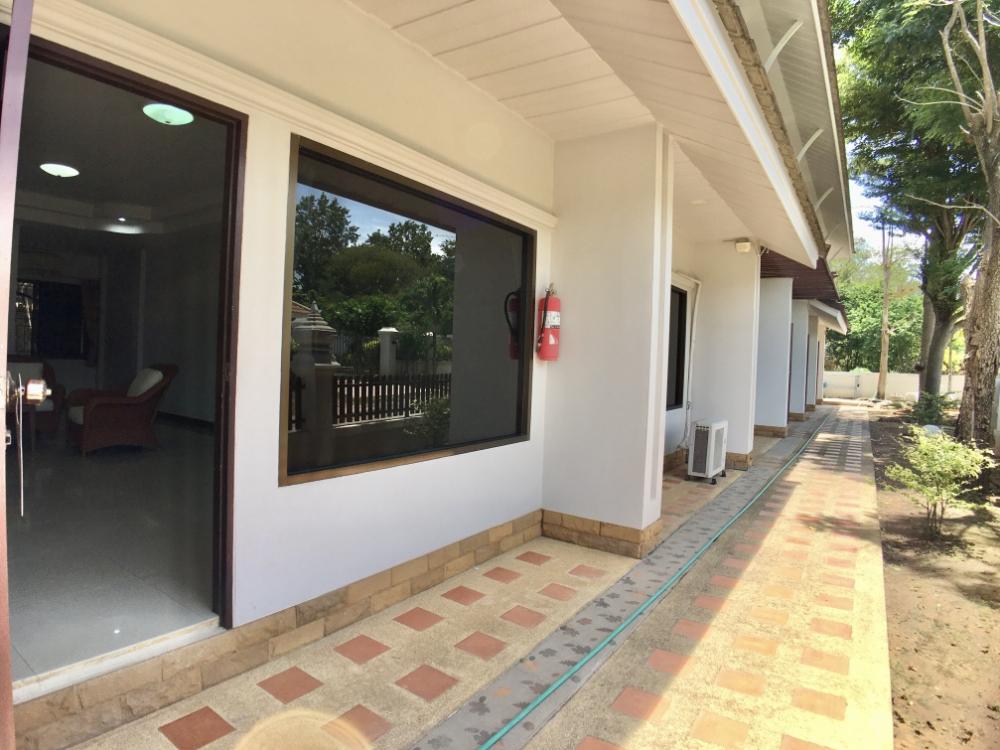 ขายกิจการโรงแรม & กิจการอพาร์ตเมนต์พัทยา บางแสน ชลบุรี สัตหีบ : ขายรีสอร์ทเมืองพัทยาพึ่งรีโนเวทใหม่ สไตล์ล้านนา 307 ตร.ว ถนนชัยพฤกษ์ 2 เหมาะทำบ้านพักผู้สูงอายุ บรรยากาศดีมาก