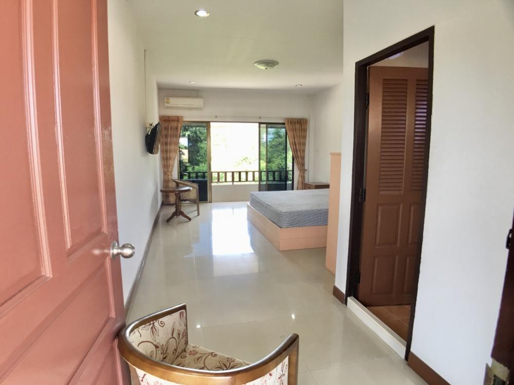 ขายกิจการโรงแรม & กิจการอพาร์ตเมนต์พัทยา บางแสน ชลบุรี สัตหีบ : ขายรีสอร์ทเมืองพัทยาพึ่งรีโนเวทใหม่ สไตล์ล้านนา 307 ตร.ว ถนนชัยพฤกษ์ 2 เหมาะทำบ้านพักผู้สูงอายุ บรรยากาศดีมาก