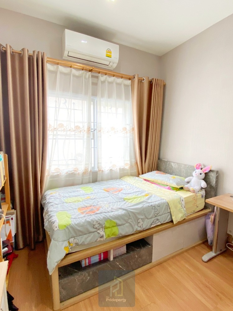 ขายทาวน์โฮมลาดกระบัง สุวรรณภูมิ : ขาย ทาวน์โฮม (2 ชั้น) โกลเด้น ทาวน์ 2 อ่อนนุช-ลาดกระบัง 125 ตรม. 20 ตร.วา พร้อมเฟอร์นิเจอร์ และส่วนตกแต่งเพิ่มเติม