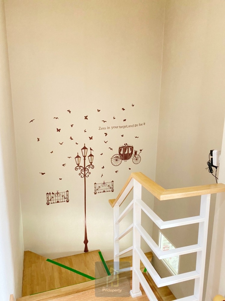 ขายทาวน์โฮมลาดกระบัง สุวรรณภูมิ : ขาย ทาวน์โฮม (2 ชั้น) โกลเด้น ทาวน์ 2 อ่อนนุช-ลาดกระบัง 125 ตรม. 20 ตร.วา พร้อมเฟอร์นิเจอร์ และส่วนตกแต่งเพิ่มเติม